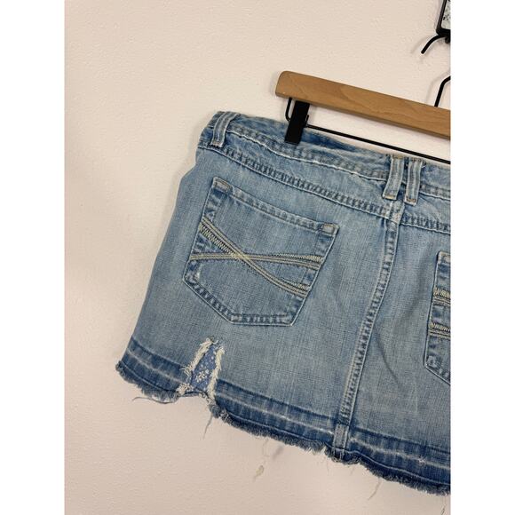 Aéropostale Vintage Denim Mini Skirt Size 13/14 Raw Hem Distressed Y2K - Picture 4 of 5